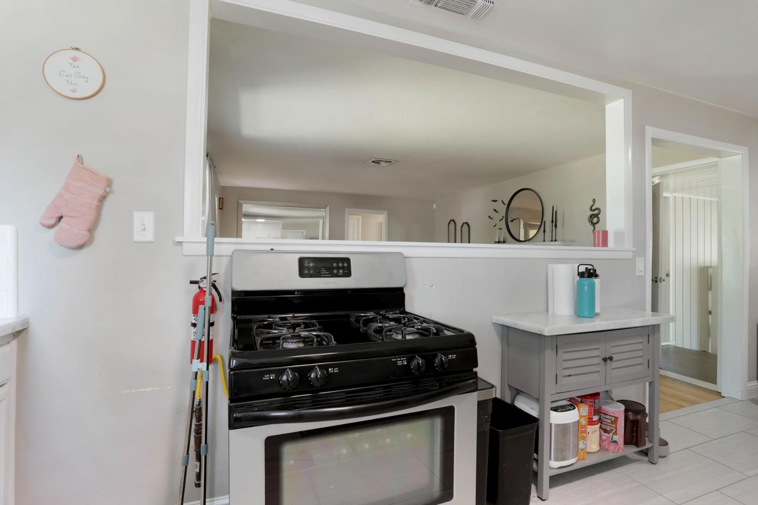 Detail Gallery Image 17 of 43 For 1355 Paloma Ave, Stockton,  CA 95209 - 3 Beds | 1/1 Baths