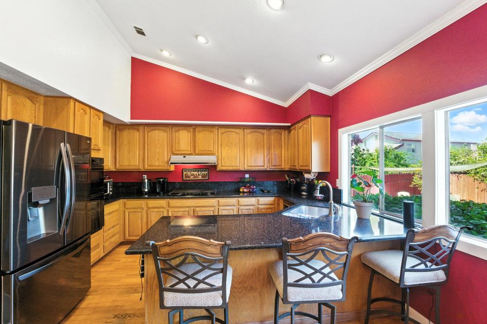 Detail Gallery Image 19 of 74 For 8931 Springhurst Dr, Elk Grove,  CA 95624 - 4 Beds | 3 Baths
