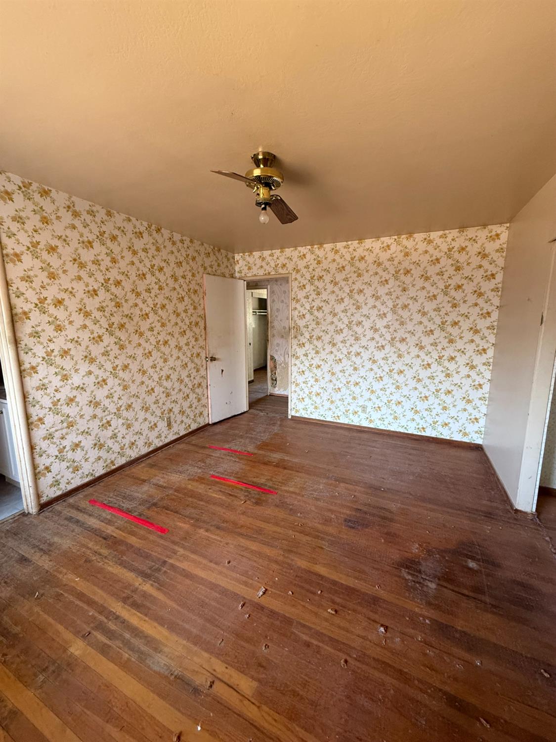 Detail Gallery Image 9 of 15 For 7750 Laurie Way, Sacramento,  CA 95832 - 4 Beds | 2 Baths