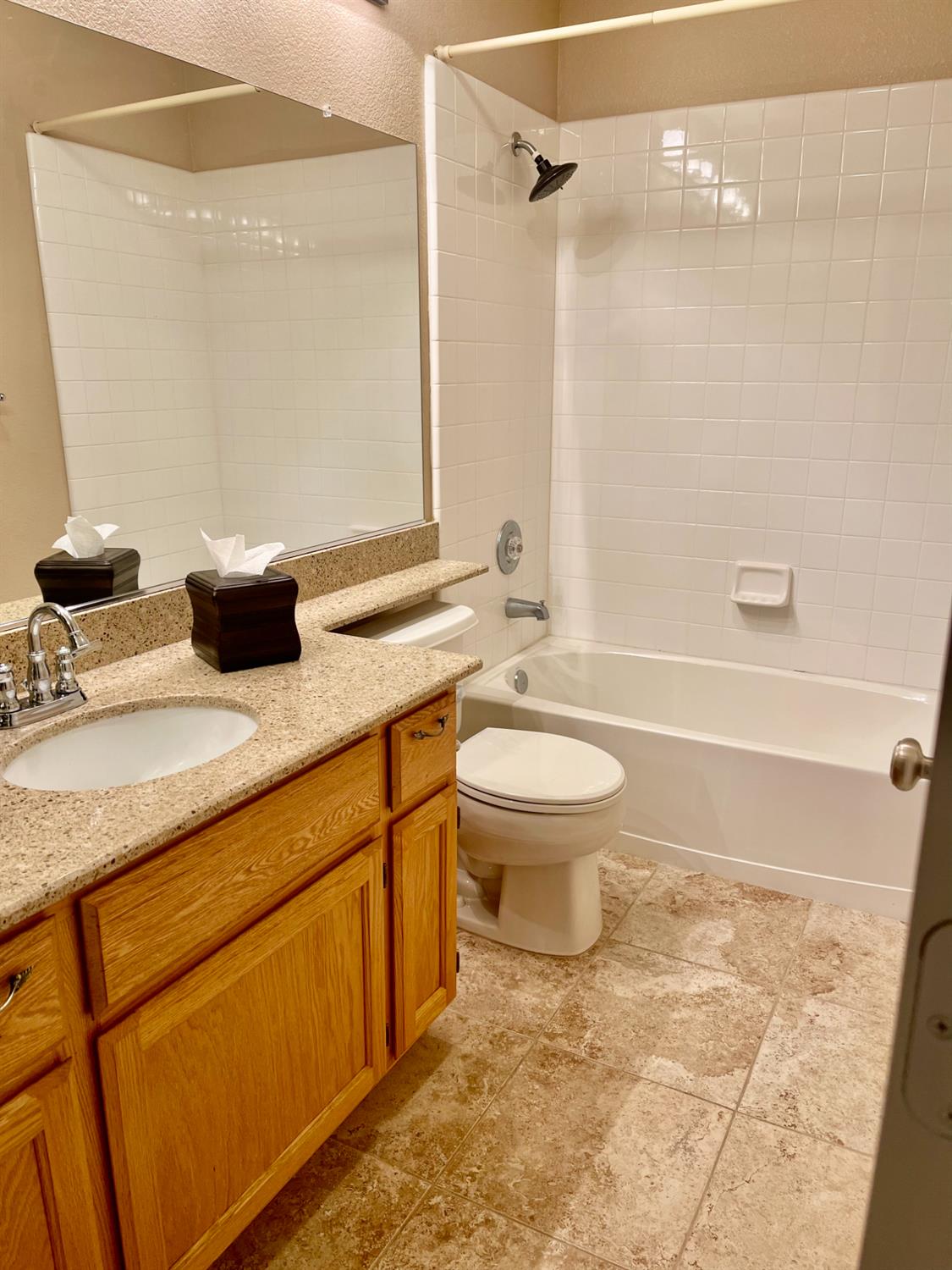 Detail Gallery Image 13 of 33 For 2807 Turnbuckle Cir, Elk Grove,  CA 95758 - 3 Beds | 2 Baths