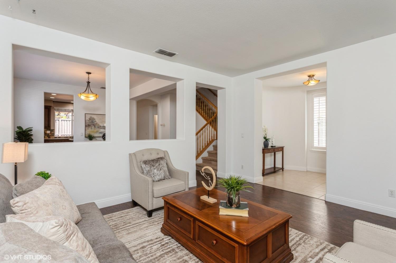 Detail Gallery Image 10 of 54 For 1740 Langholm Way, Folsom,  CA 95630 - 3 Beds | 2/1 Baths