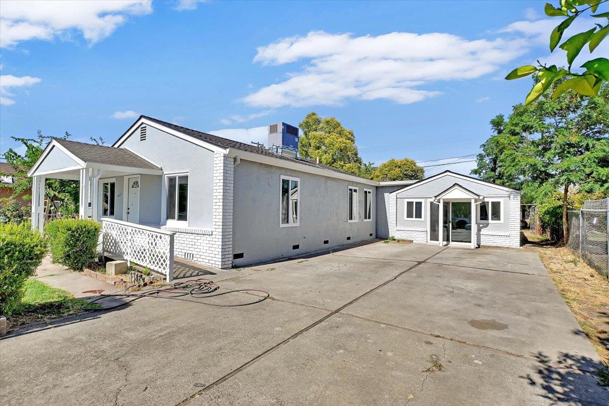 Detail Gallery Image 2 of 38 For 3605 Branch St, Sacramento,  CA 95838 - 3 Beds | 2 Baths