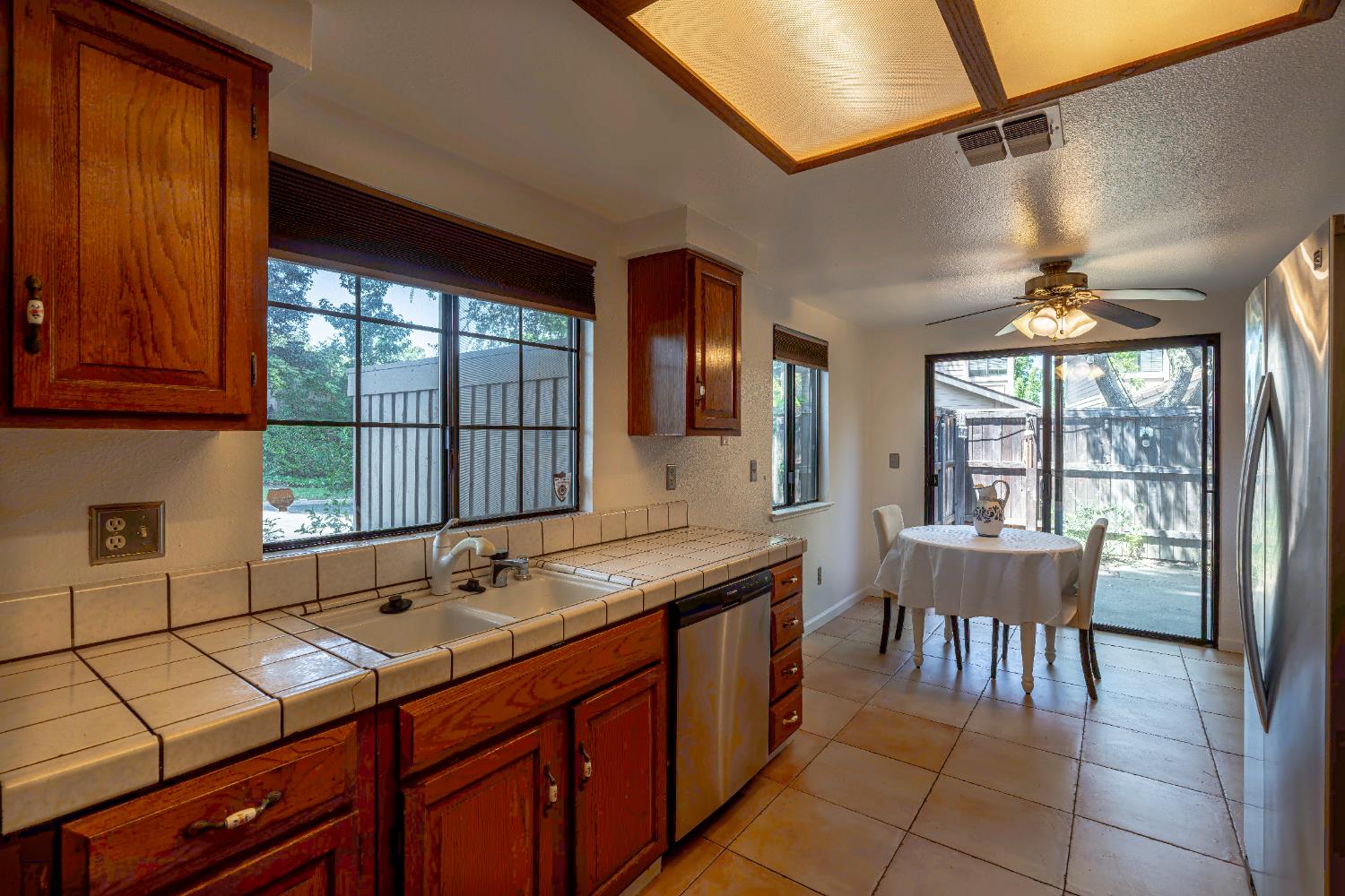 Detail Gallery Image 23 of 47 For 8140 Maderia Port Ln, Fair Oaks,  CA 95628 - 2 Beds | 2 Baths