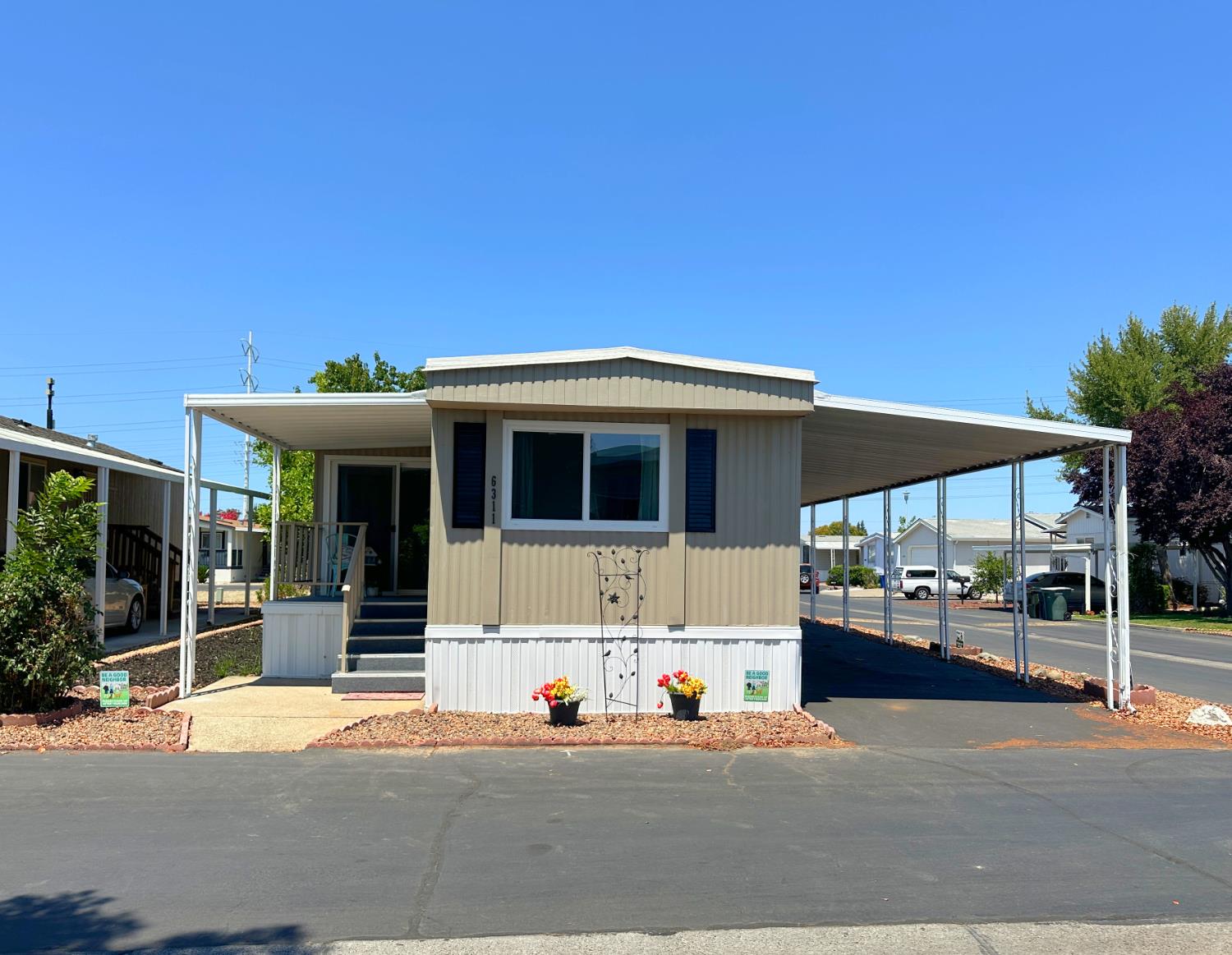 Detail Gallery Image 1 of 27 For 6311 Convention Ln 100, Sacramento,  CA 95828 - 2 Beds | 2 Baths