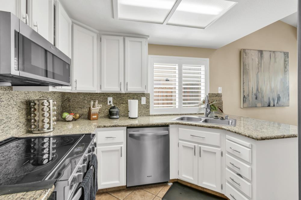Detail Gallery Image 8 of 40 For 1003 Galleon Way, Sacramento,  CA 95838 - 2 Beds | 2 Baths