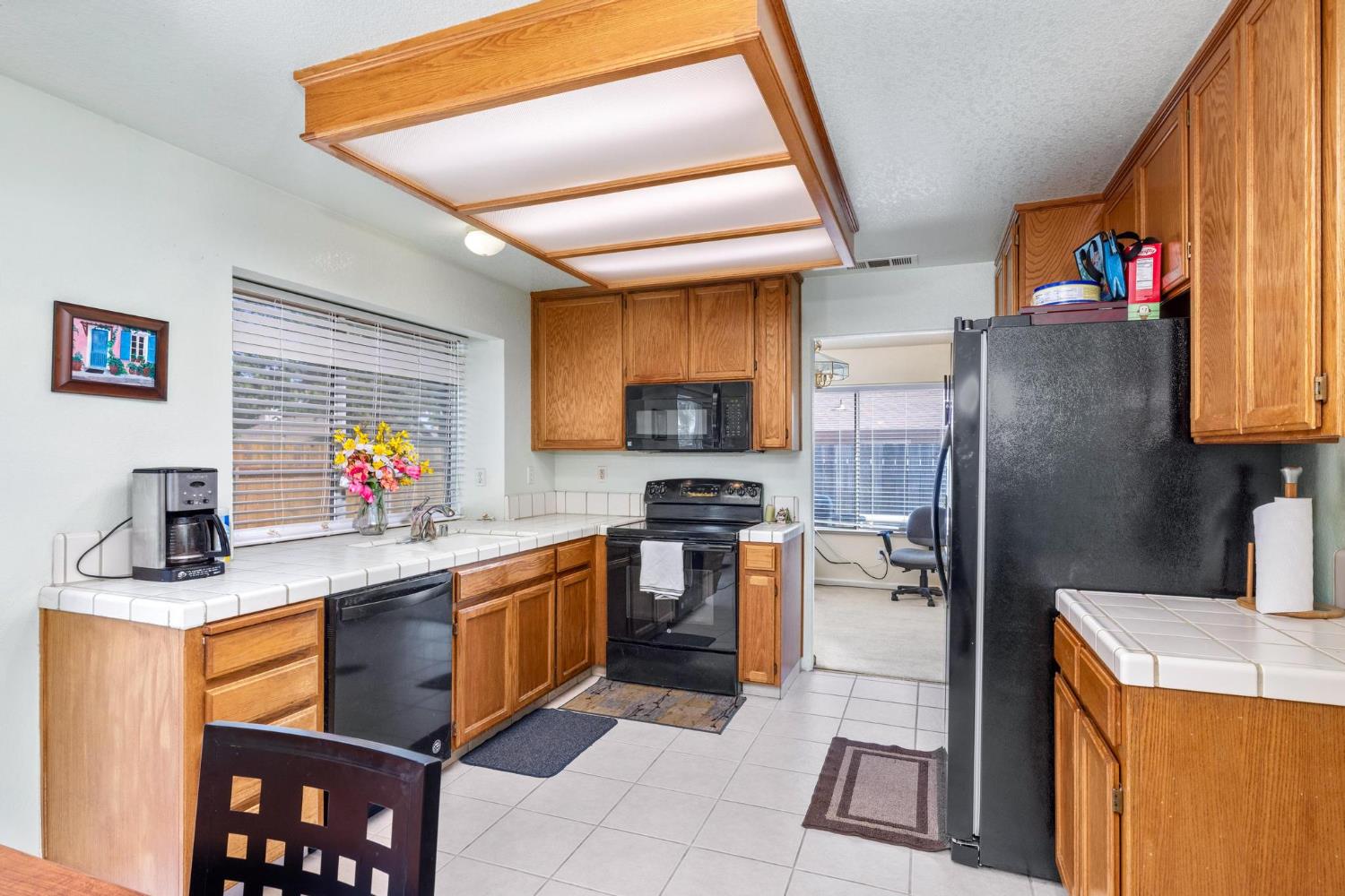 Detail Gallery Image 14 of 34 For 1637 Fantasy Ct, Modesto,  CA 95351 - 3 Beds | 2 Baths