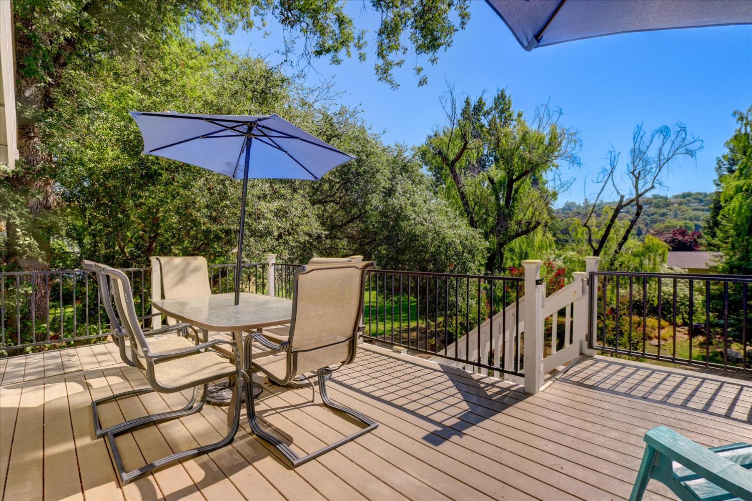 Detail Gallery Image 30 of 65 For 14051 Strawberry Cir, Penn Valley,  CA 95946 - 3 Beds | 3/1 Baths