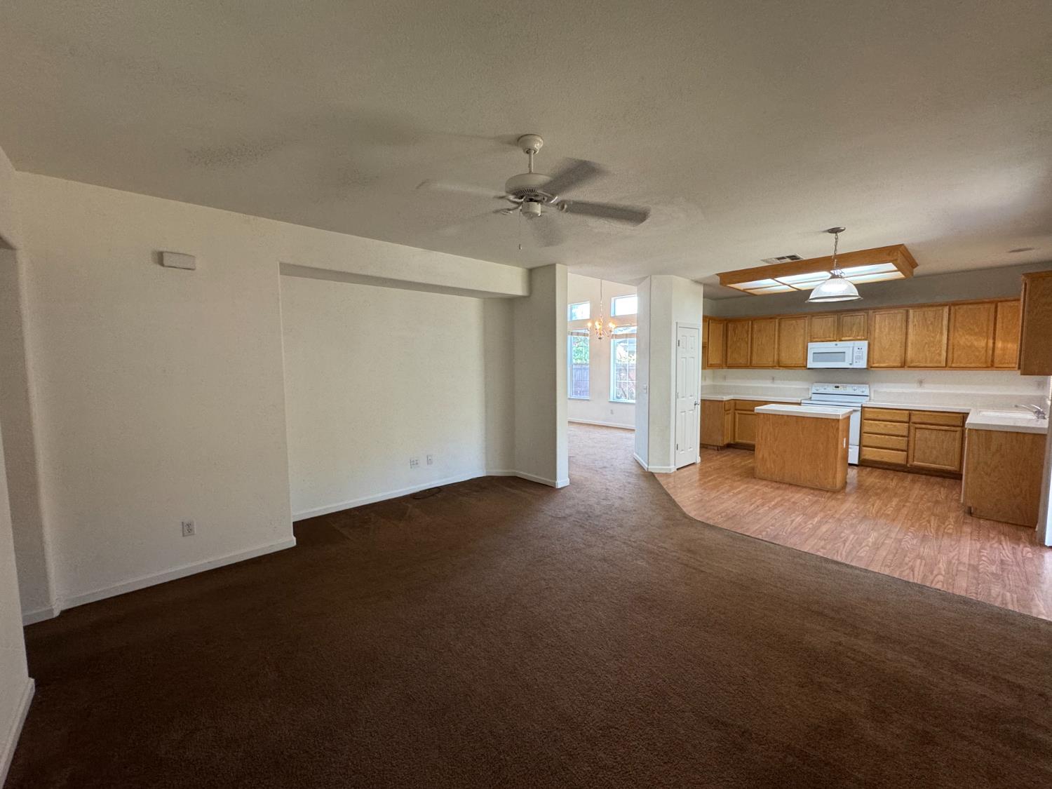 Detail Gallery Image 6 of 20 For 5415 Etherington Ct, Riverbank,  CA 95367 - 4 Beds | 3 Baths