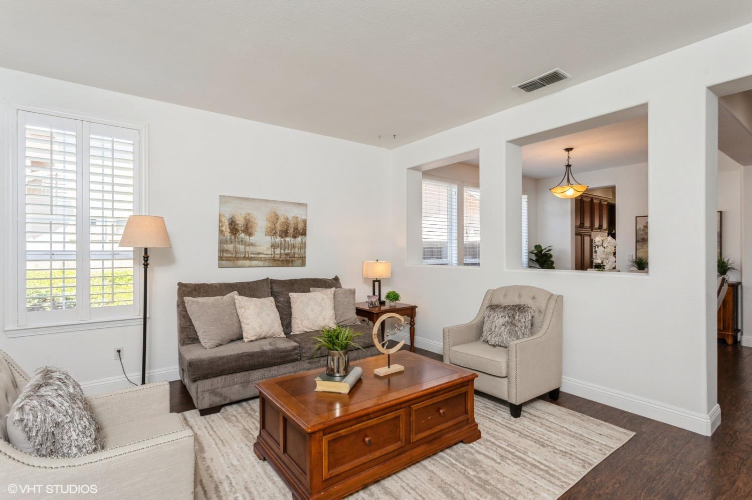 Detail Gallery Image 11 of 54 For 1740 Langholm Way, Folsom,  CA 95630 - 3 Beds | 2/1 Baths