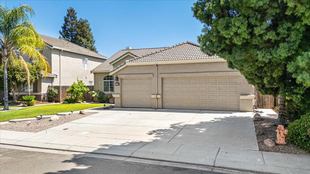 Detail Gallery Image 3 of 55 For 2112 Steinbeck Dr, Modesto,  CA 95356 - 3 Beds | 2 Baths
