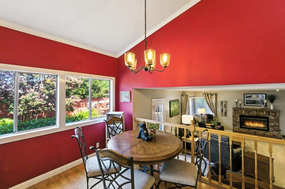 Detail Gallery Image 18 of 74 For 8931 Springhurst Dr, Elk Grove,  CA 95624 - 4 Beds | 3 Baths