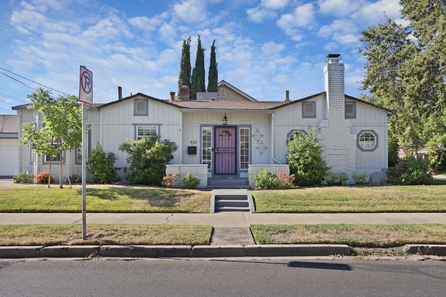 Detail Gallery Image 1 of 39 For 430 Bedford Rd, Stockton,  CA 95204 - 2 Beds | 1 Baths