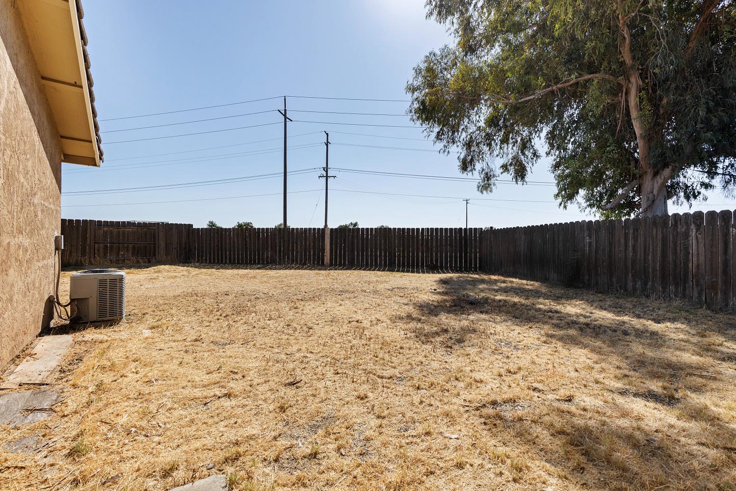 Detail Gallery Image 20 of 26 For 8916 Fox Creek Dr, Stockton,  CA 95210 - 3 Beds | 2 Baths