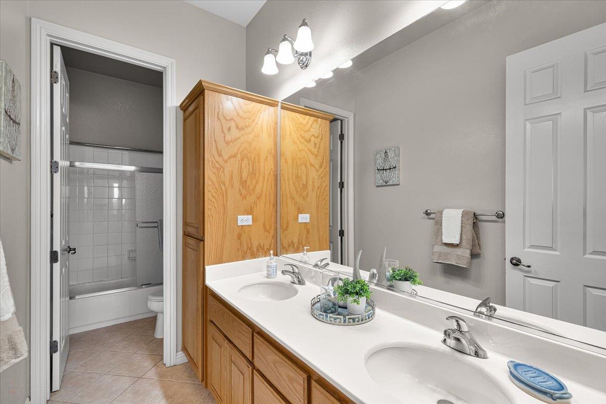 Detail Gallery Image 42 of 55 For 2112 Steinbeck Dr, Modesto,  CA 95356 - 3 Beds | 2 Baths