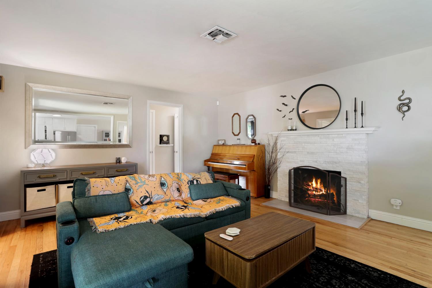Detail Gallery Image 11 of 43 For 1355 Paloma Ave, Stockton,  CA 95209 - 3 Beds | 1/1 Baths
