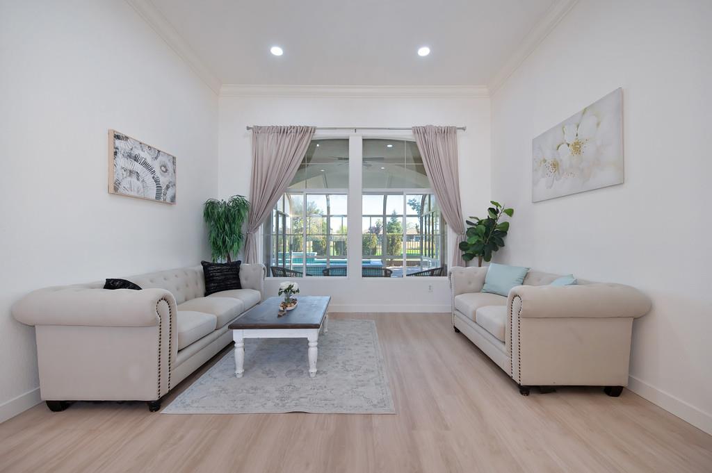 Detail Gallery Image 8 of 62 For 7576 Whistlestop Way, Roseville,  CA 95747 - 3 Beds | 2/1 Baths
