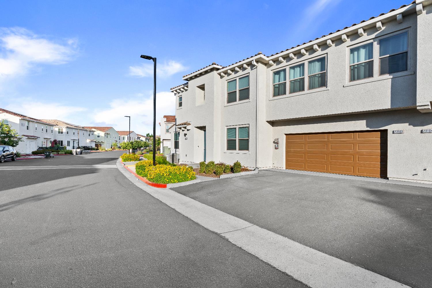 Detail Gallery Image 2 of 48 For 5301 E Commerce Way #23103,  Sacramento,  CA 95835 - 3 Beds | 3 Baths