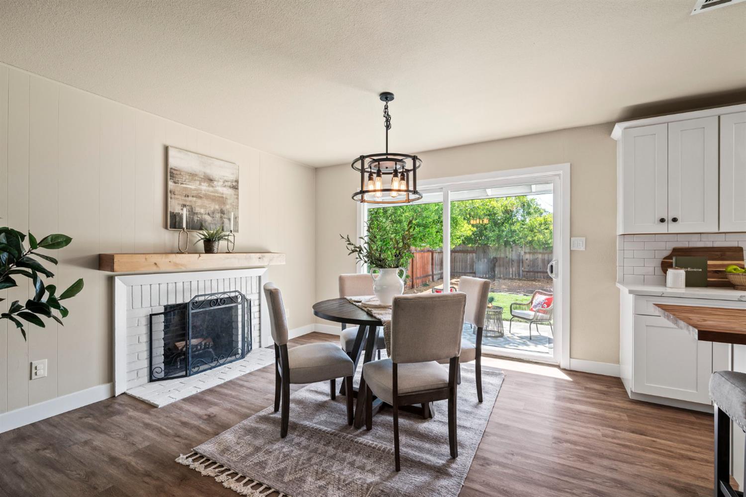 Detail Gallery Image 13 of 29 For 3429 Rosemont Dr, Sacramento,  CA 95826 - 3 Beds | 2 Baths