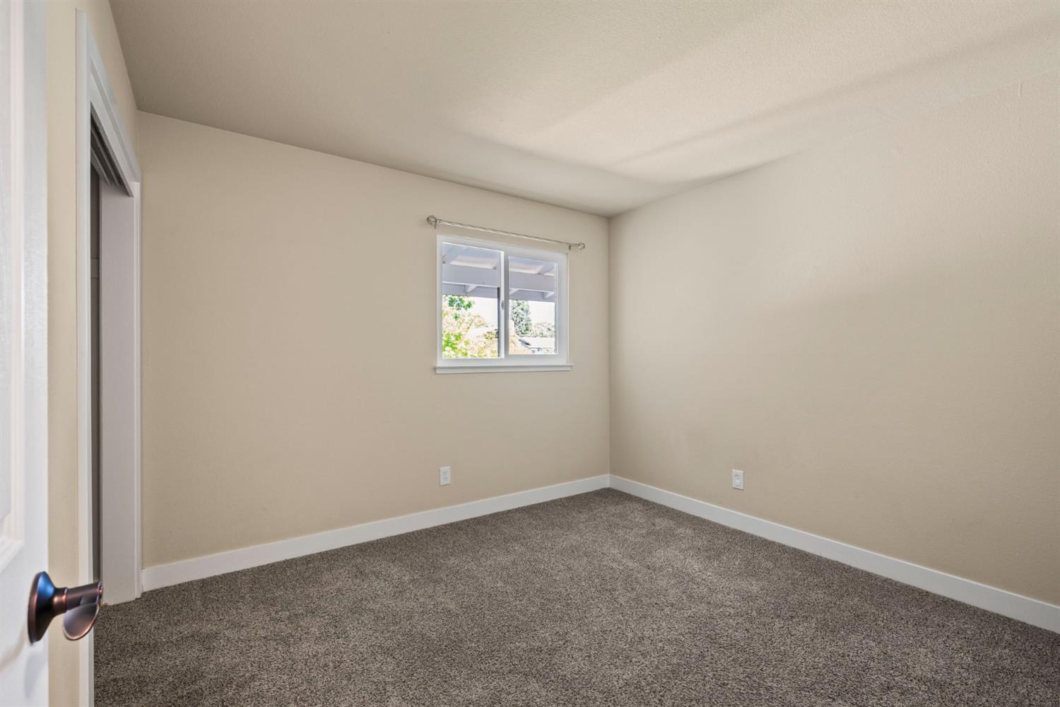 Detail Gallery Image 24 of 29 For 3429 Rosemont Dr, Sacramento,  CA 95826 - 3 Beds | 2 Baths