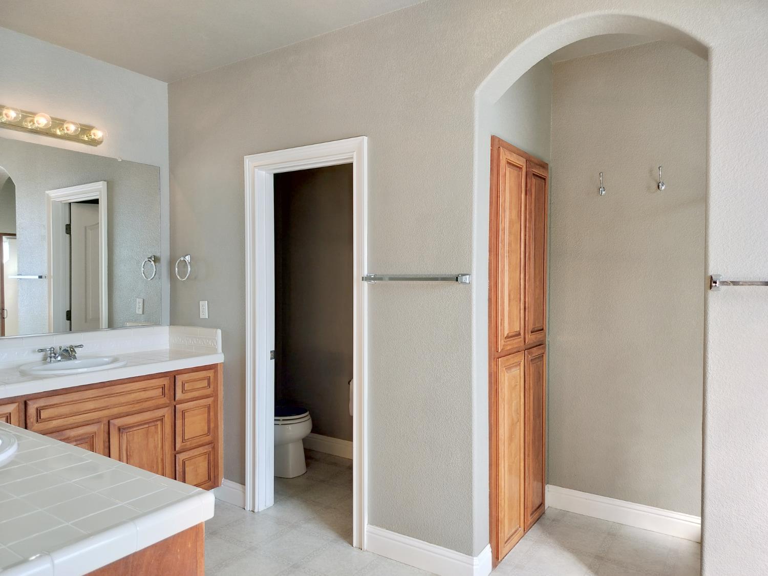 Detail Gallery Image 32 of 61 For 8880 Water Song Cir, Roseville,  CA 95747 - 5 Beds | 3 Baths