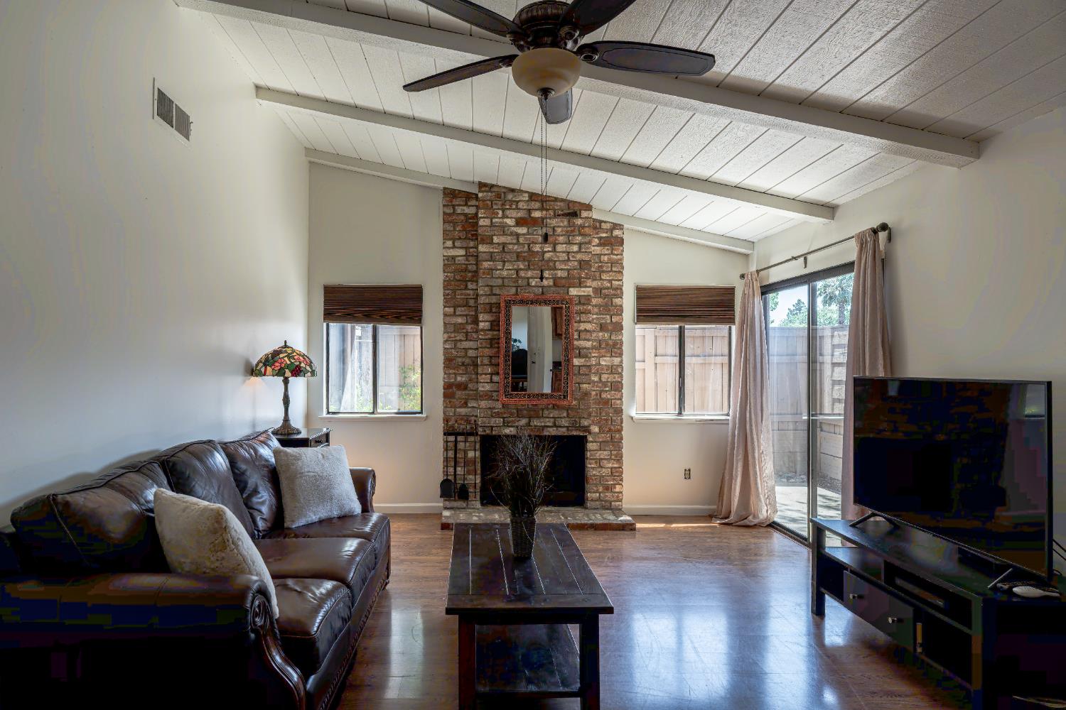 Detail Gallery Image 7 of 47 For 8140 Maderia Port Ln, Fair Oaks,  CA 95628 - 2 Beds | 2 Baths
