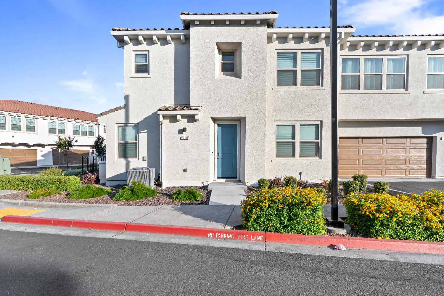 Detail Gallery Image 1 of 48 For 5301 E Commerce Way #23103,  Sacramento,  CA 95835 - 3 Beds | 3 Baths
