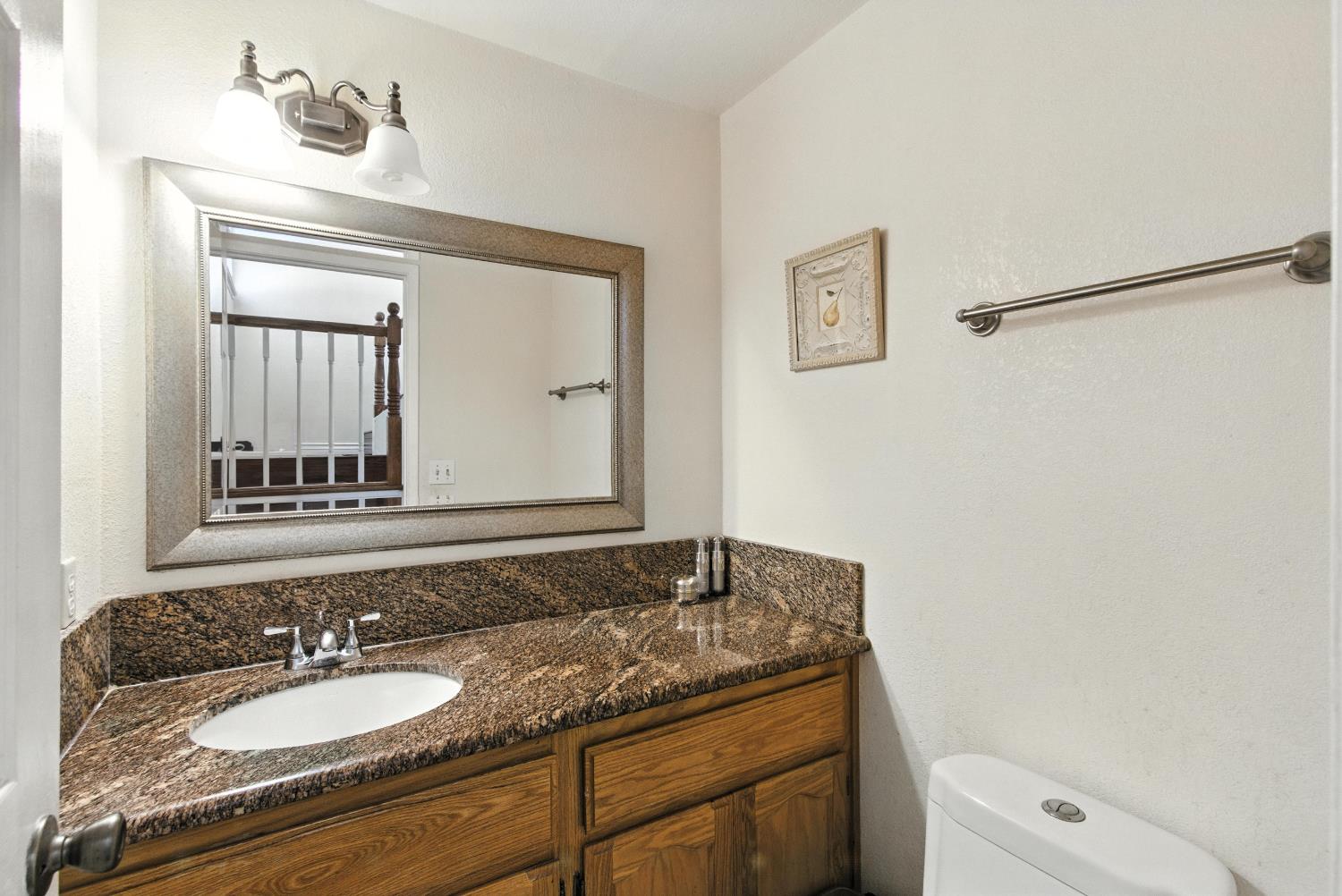 Detail Gallery Image 12 of 38 For 3347 Calico Ct, Sacramento,  CA 95826 - 4 Beds | 2/1 Baths