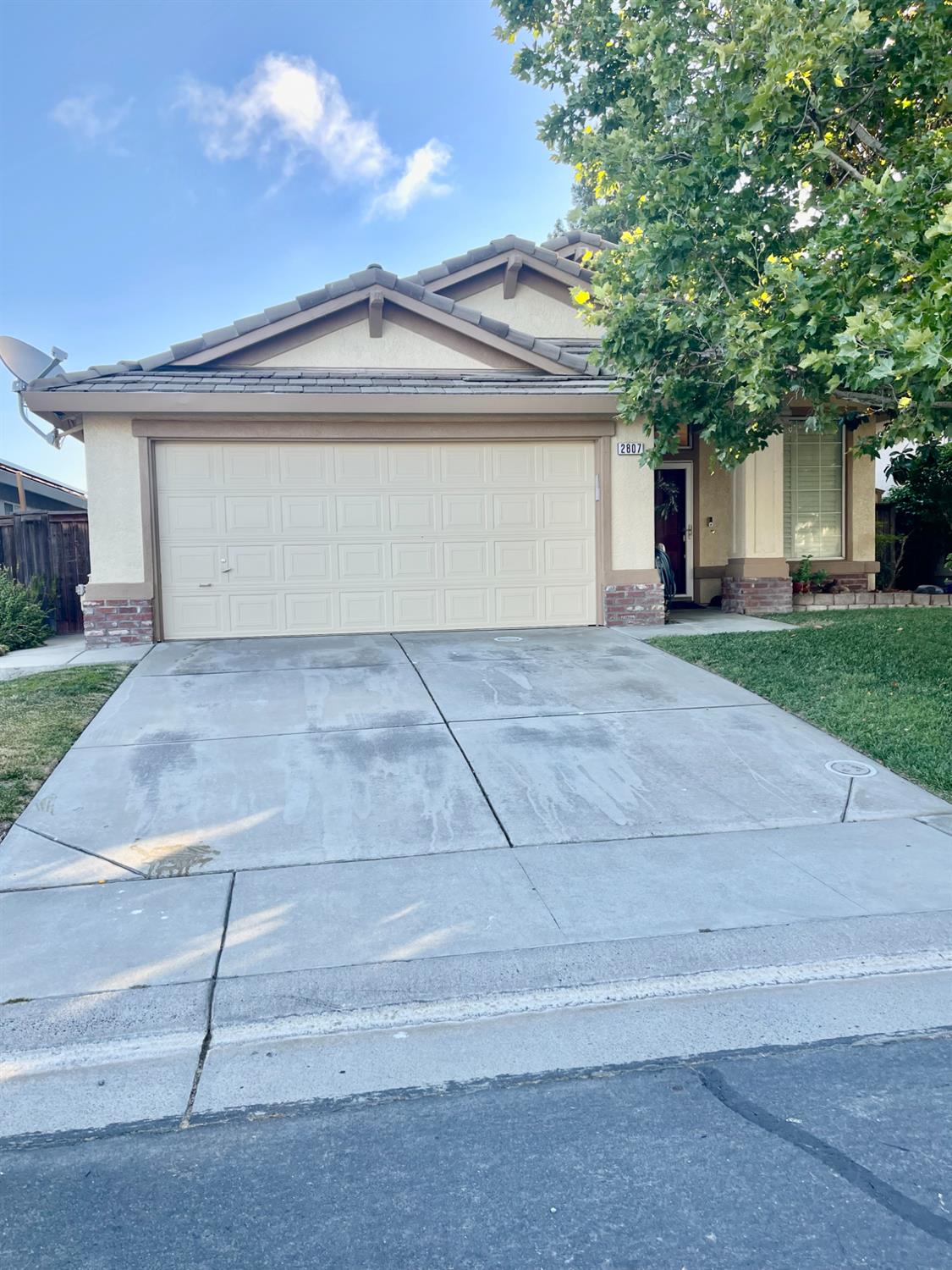 Detail Gallery Image 1 of 33 For 2807 Turnbuckle Cir, Elk Grove,  CA 95758 - 3 Beds | 2 Baths