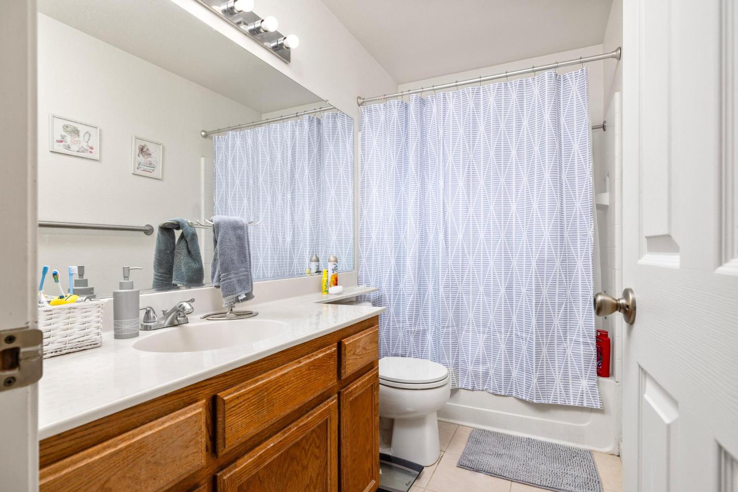 Detail Gallery Image 22 of 34 For 1637 Fantasy Ct, Modesto,  CA 95351 - 3 Beds | 2 Baths