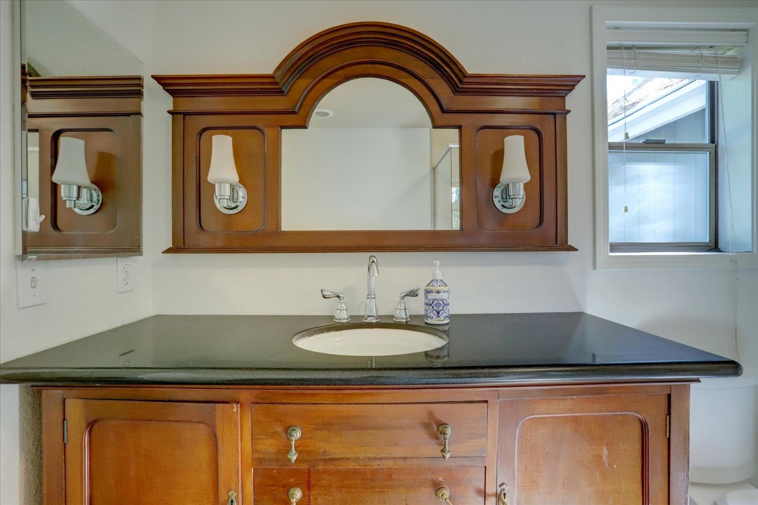 Detail Gallery Image 20 of 65 For 14051 Strawberry Cir, Penn Valley,  CA 95946 - 3 Beds | 3/1 Baths