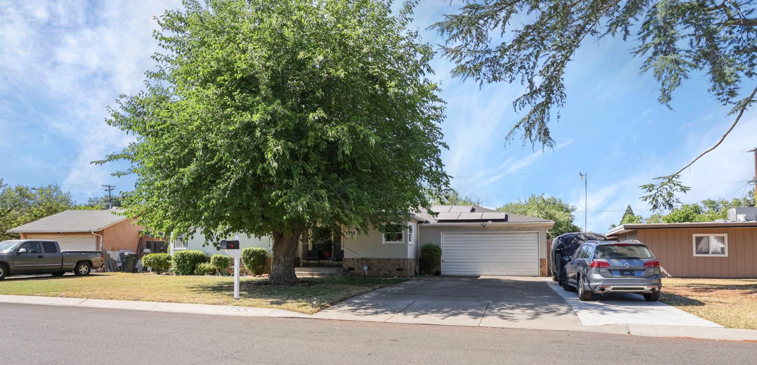 Detail Gallery Image 2 of 43 For 1355 Paloma Ave, Stockton,  CA 95209 - 3 Beds | 1/1 Baths