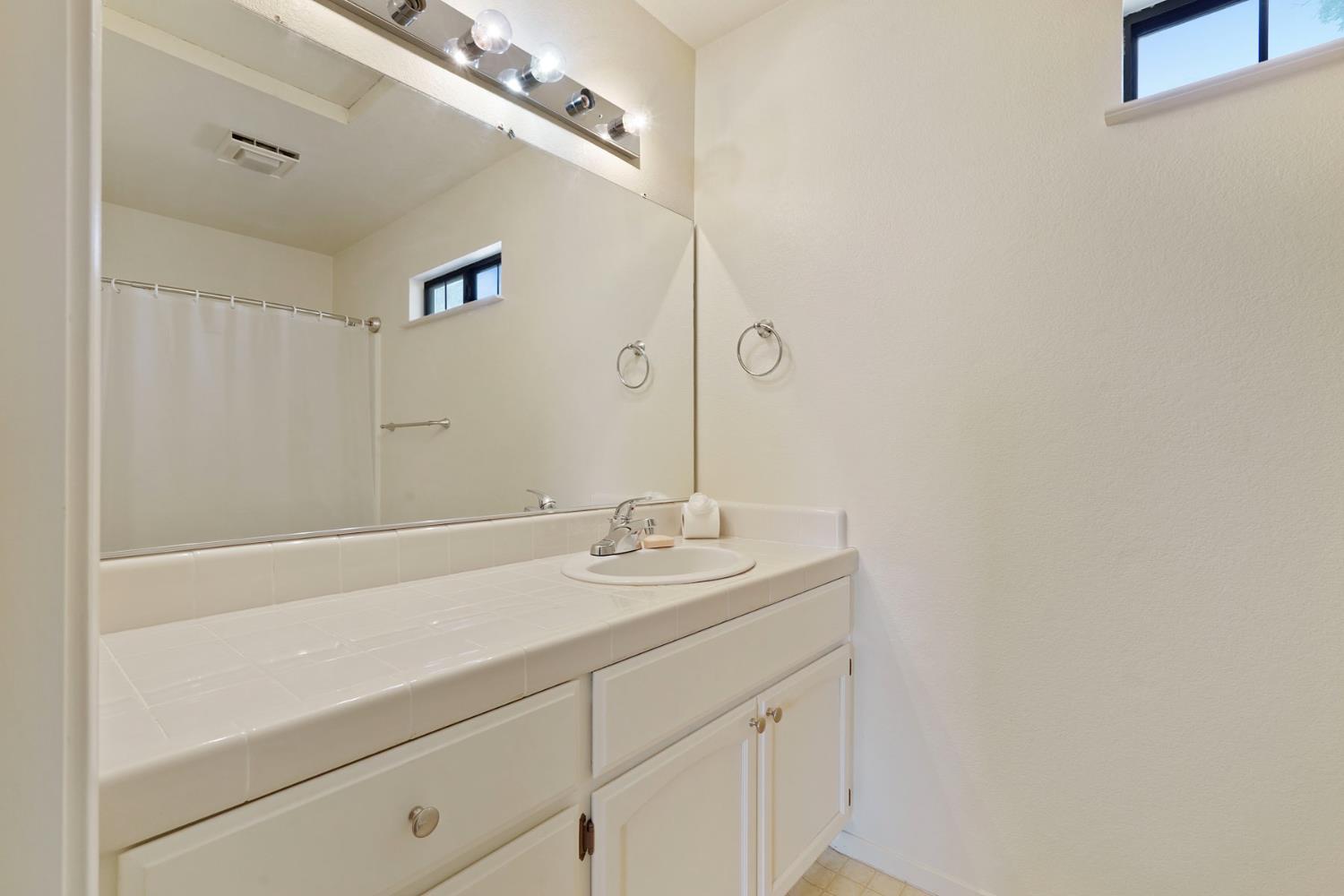 Detail Gallery Image 21 of 24 For 2250 Scarborough Dr #32,  Lodi,  CA 95240 - 1 Beds | 1/1 Baths