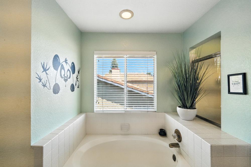 Detail Gallery Image 39 of 74 For 8931 Springhurst Dr, Elk Grove,  CA 95624 - 4 Beds | 3 Baths