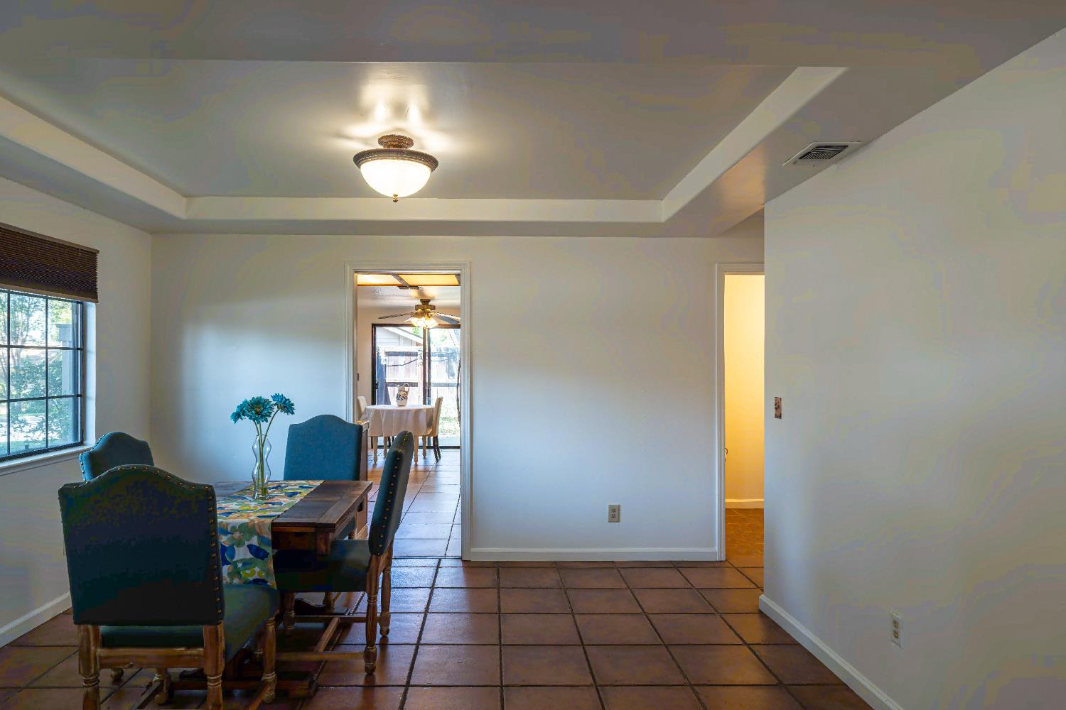 Detail Gallery Image 12 of 47 For 8140 Maderia Port Ln, Fair Oaks,  CA 95628 - 2 Beds | 2 Baths