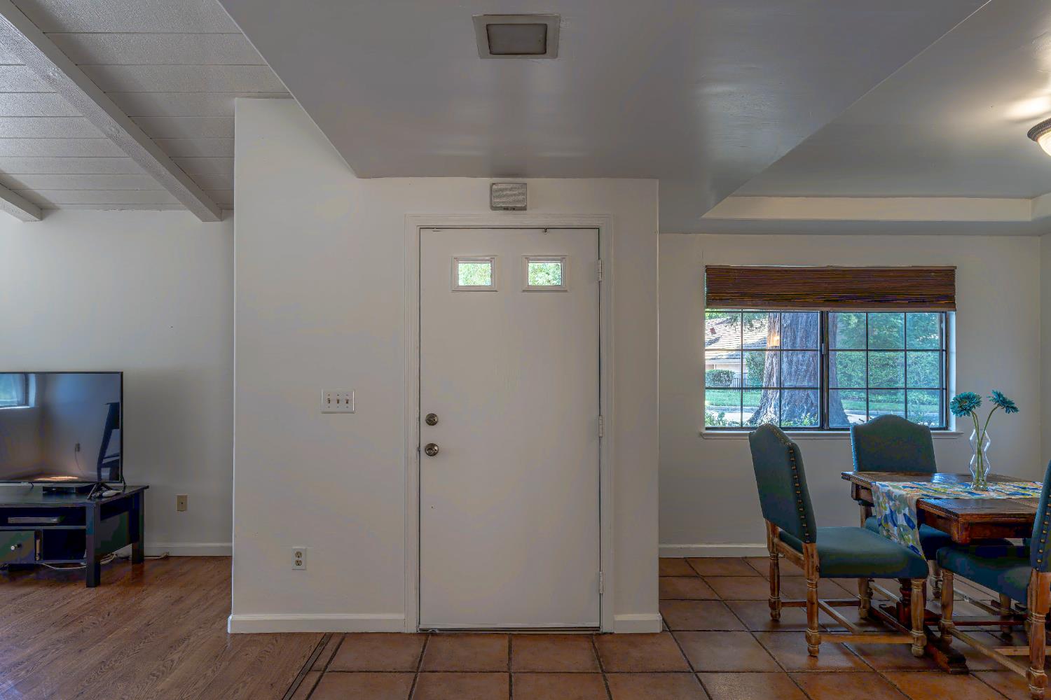 Detail Gallery Image 6 of 47 For 8140 Maderia Port Ln, Fair Oaks,  CA 95628 - 2 Beds | 2 Baths