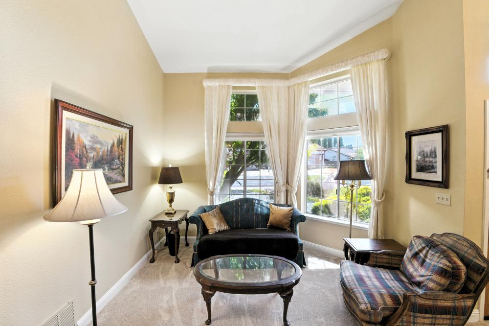 Detail Gallery Image 12 of 74 For 8931 Springhurst Dr, Elk Grove,  CA 95624 - 4 Beds | 3 Baths