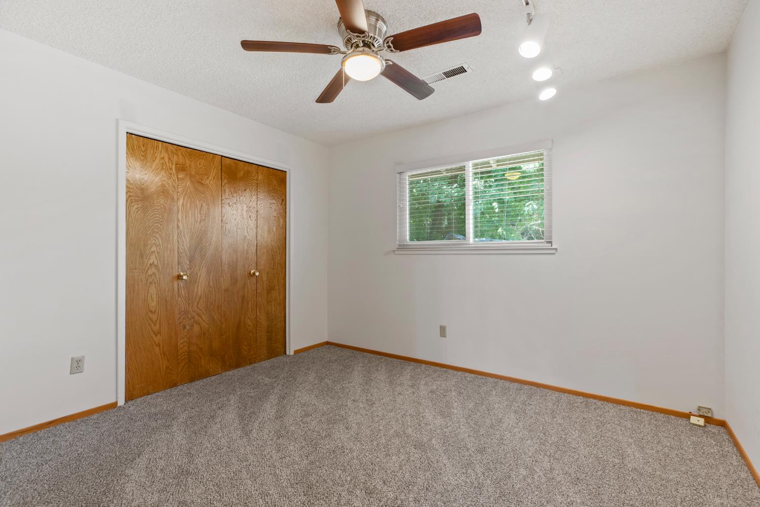 Detail Gallery Image 20 of 39 For 3355 San Fernando Ct, Merced,  CA 95348 - 4 Beds | 2/1 Baths