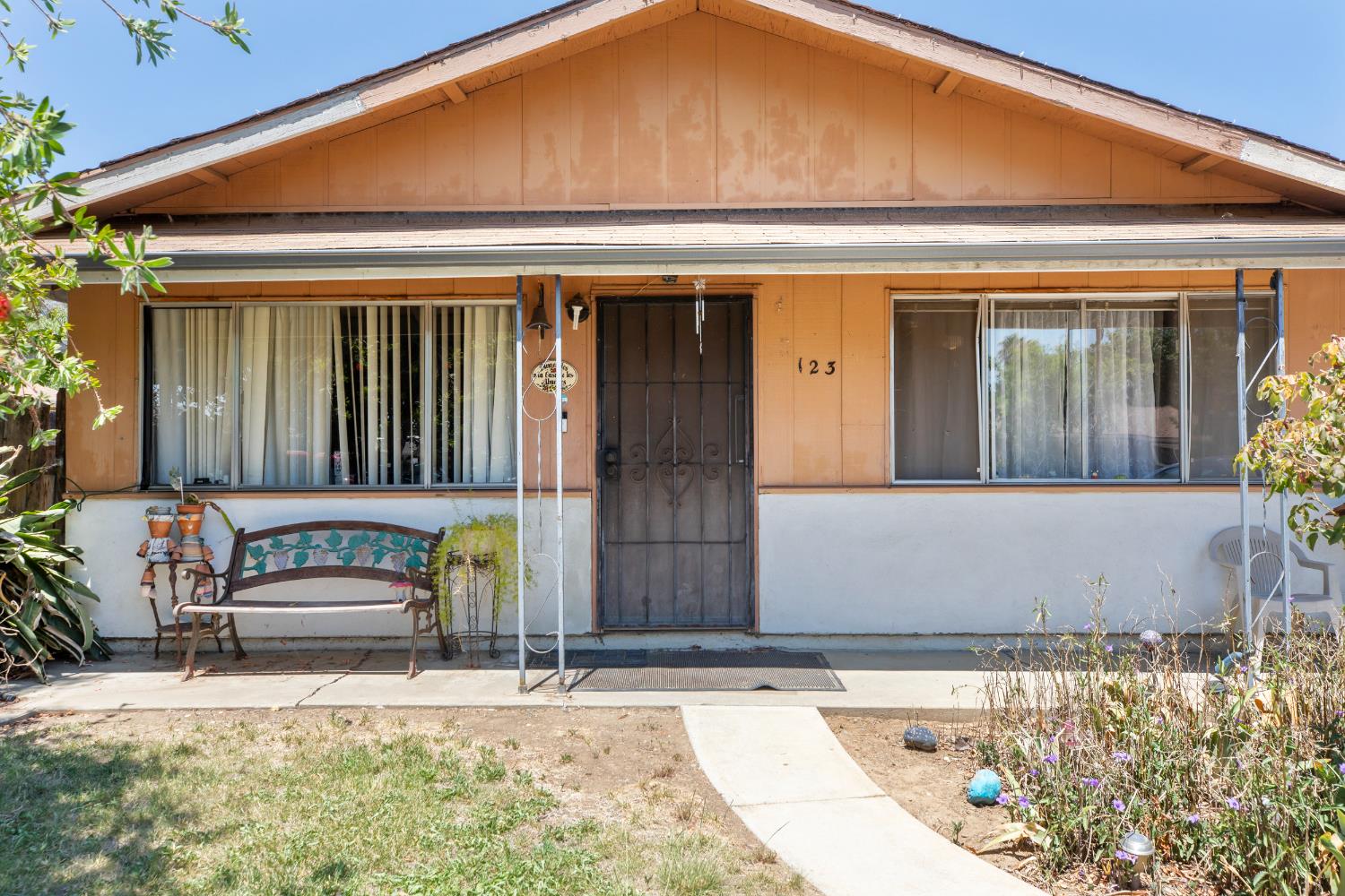 Detail Gallery Image 2 of 28 For 123 Washburn St, Patterson,  CA 95363 - 3 Beds | 1 Baths