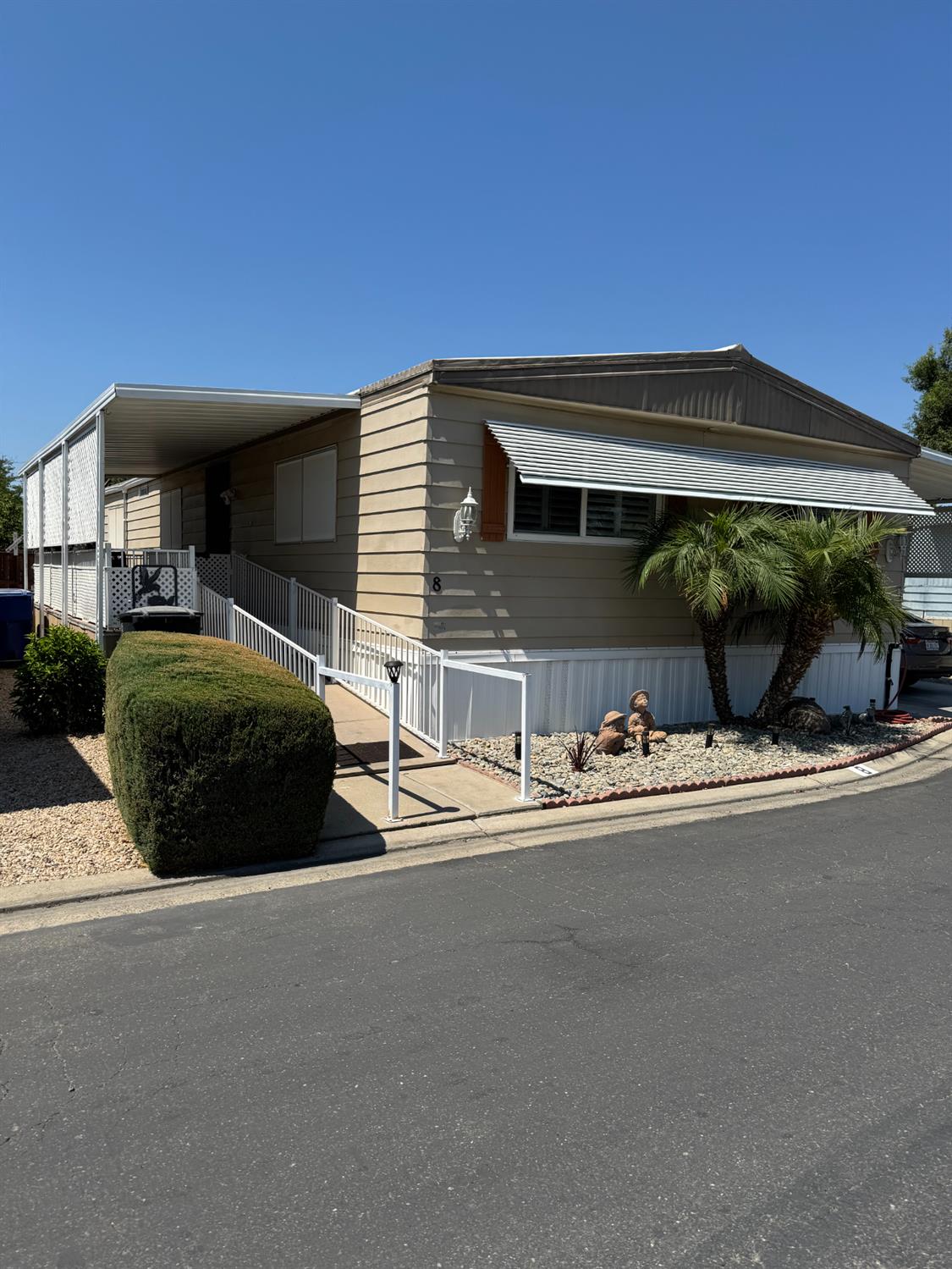 Detail Gallery Image 1 of 35 For 250 E Las Palmas Ave #8,  Patterson,  CA 95363 - 2 Beds | 2 Baths