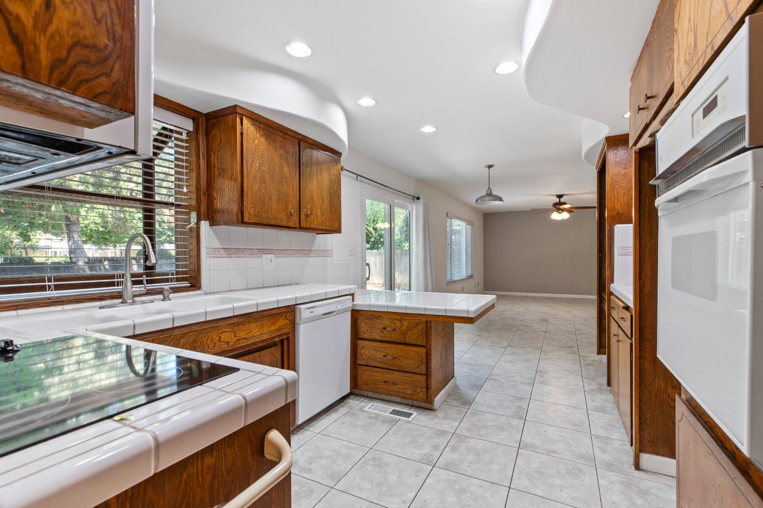 Detail Gallery Image 11 of 39 For 3355 San Fernando Ct, Merced,  CA 95348 - 4 Beds | 2/1 Baths