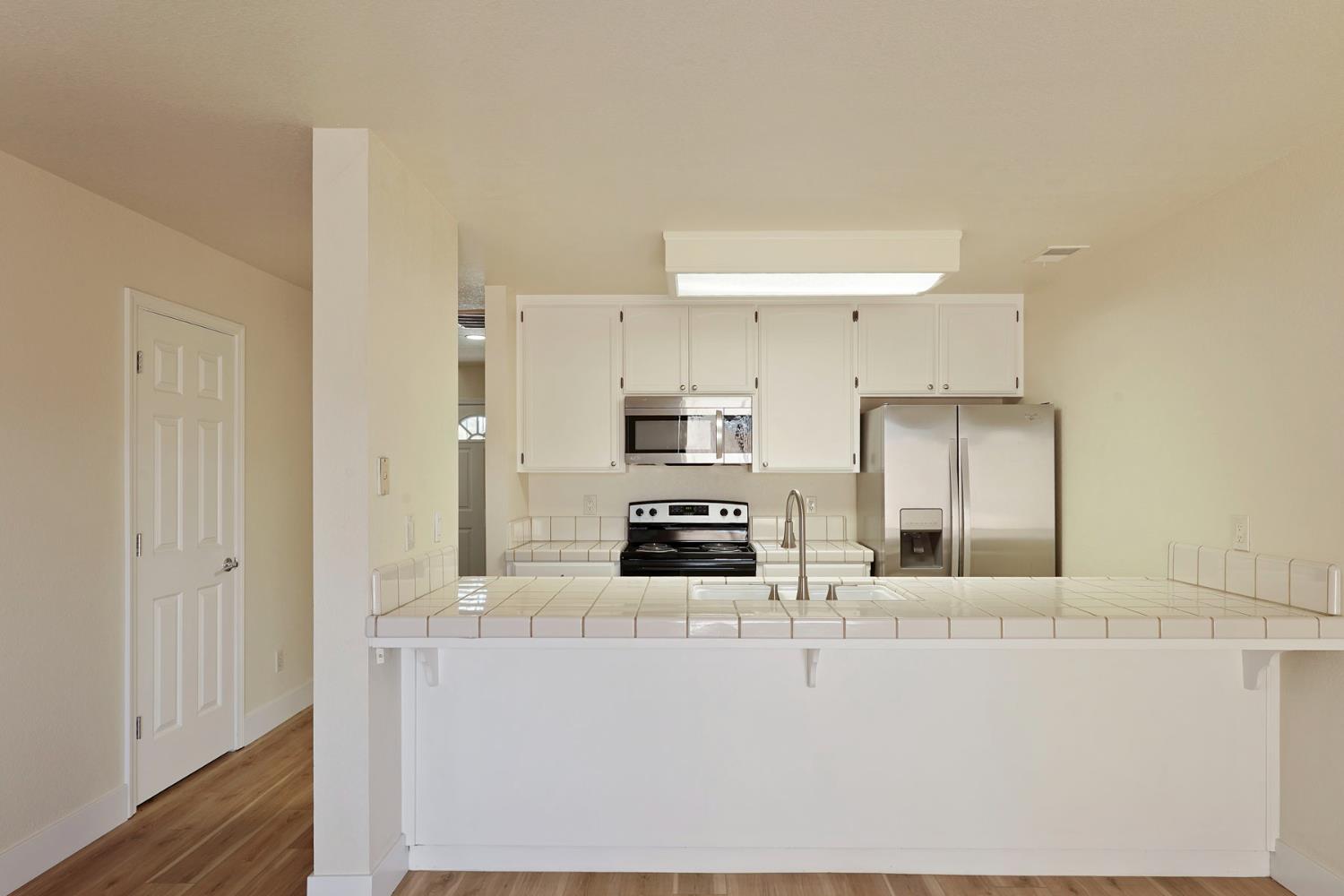 Detail Gallery Image 4 of 24 For 2250 Scarborough Dr #32,  Lodi,  CA 95240 - 1 Beds | 1/1 Baths
