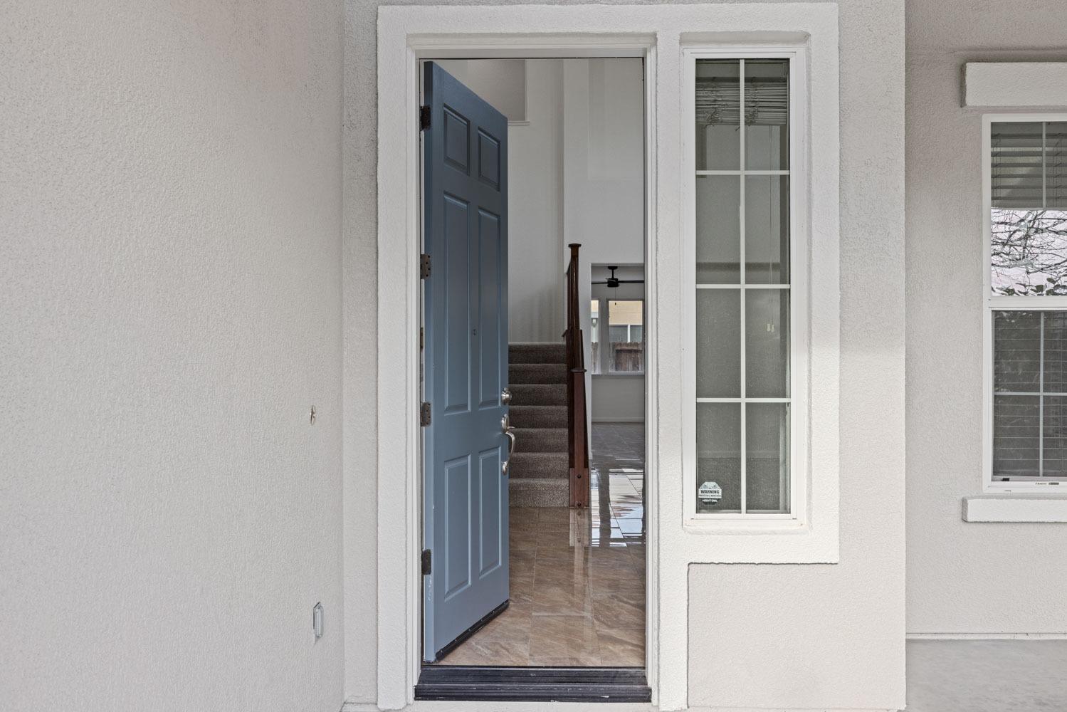 Detail Gallery Image 5 of 51 For 2905 Amir Pl, Modesto,  CA 95355 - 5 Beds | 2/1 Baths