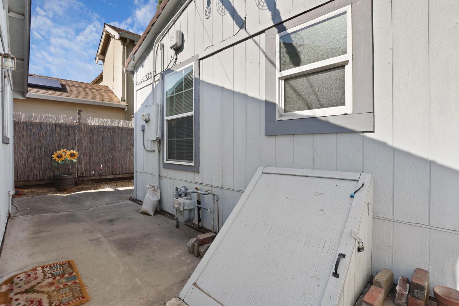 Detail Gallery Image 37 of 39 For 430 Bedford Rd, Stockton,  CA 95204 - 2 Beds | 1 Baths