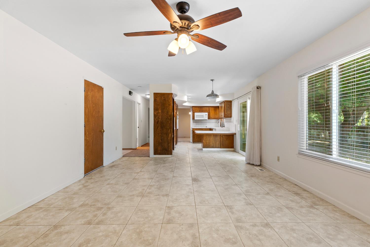 Detail Gallery Image 8 of 39 For 3355 San Fernando Ct, Merced,  CA 95348 - 4 Beds | 2/1 Baths