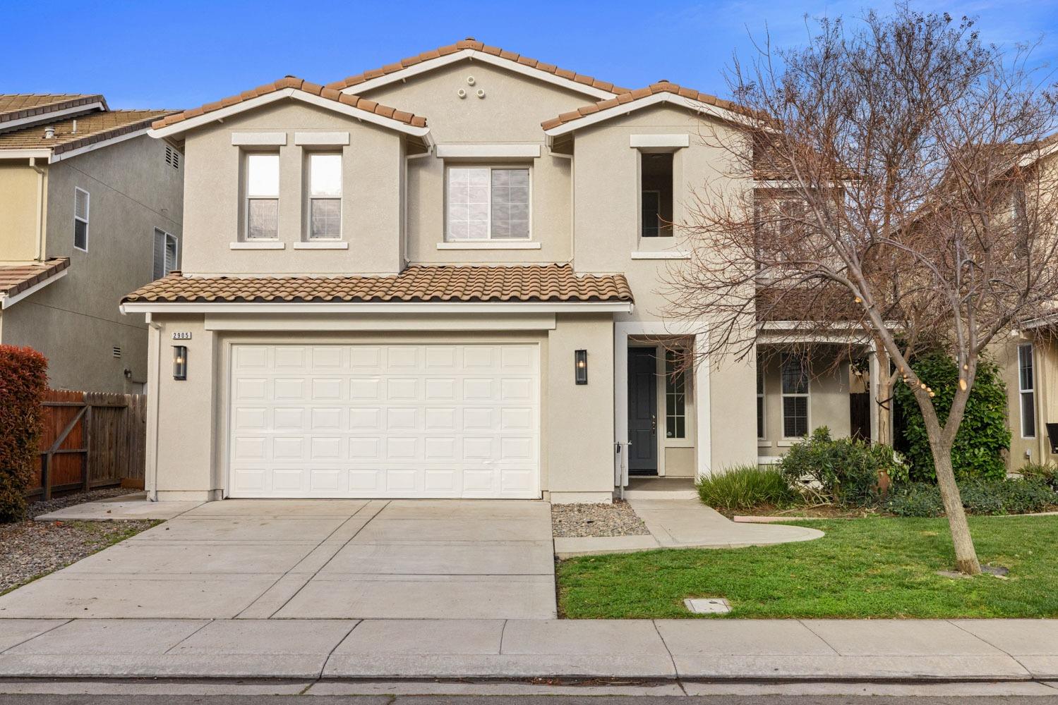 Detail Gallery Image 3 of 51 For 2905 Amir Pl, Modesto,  CA 95355 - 5 Beds | 2/1 Baths