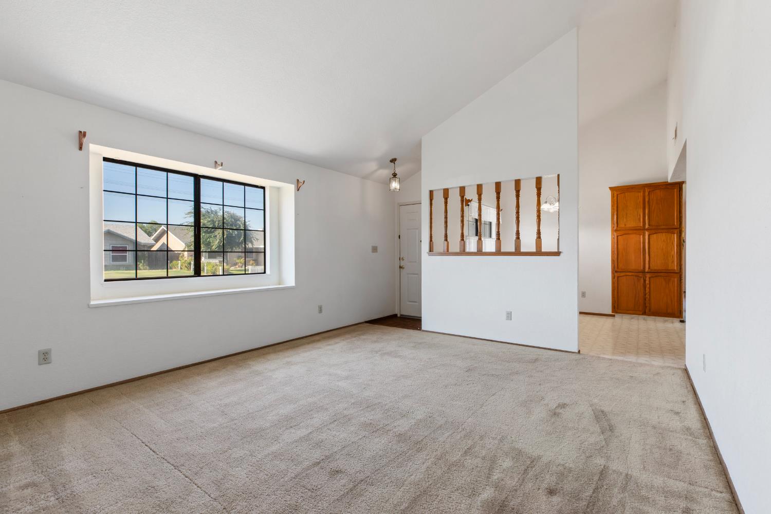 Detail Gallery Image 5 of 33 For 1729 Truckee Way, Modesto,  CA 95351 - 3 Beds | 2 Baths
