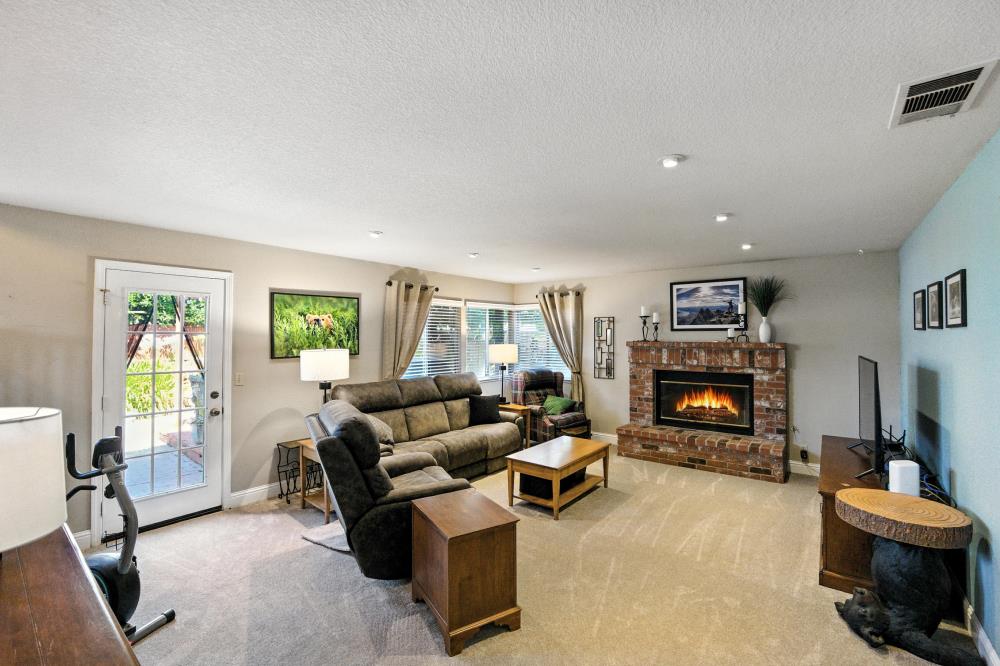 Detail Gallery Image 23 of 74 For 8931 Springhurst Dr, Elk Grove,  CA 95624 - 4 Beds | 3 Baths