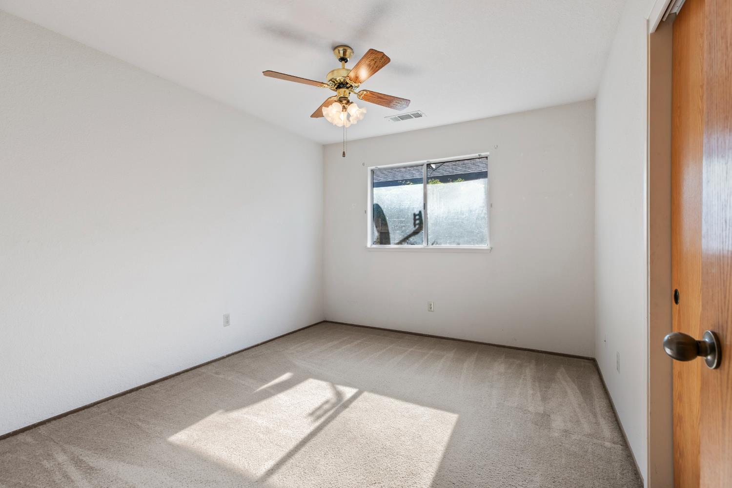 Detail Gallery Image 19 of 33 For 1729 Truckee Way, Modesto,  CA 95351 - 3 Beds | 2 Baths