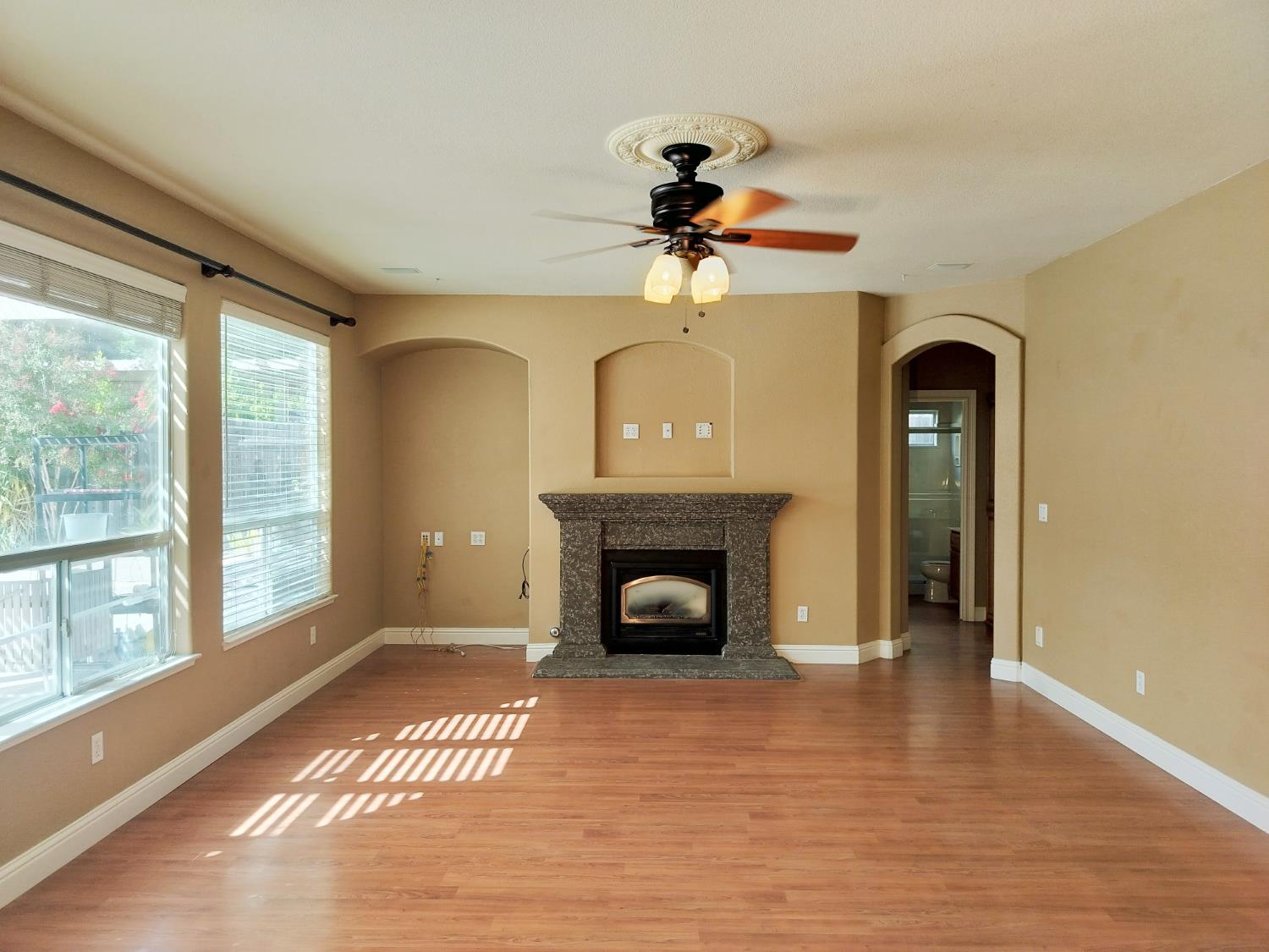 Detail Gallery Image 14 of 61 For 8880 Water Song Cir, Roseville,  CA 95747 - 5 Beds | 3 Baths
