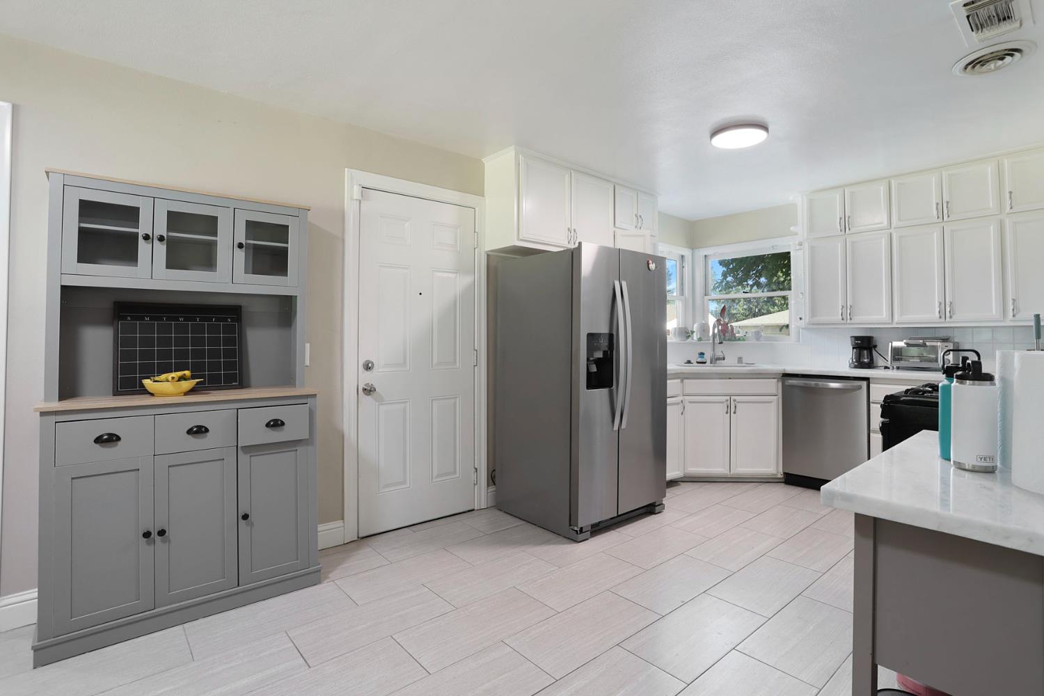 Detail Gallery Image 14 of 43 For 1355 Paloma Ave, Stockton,  CA 95209 - 3 Beds | 1/1 Baths